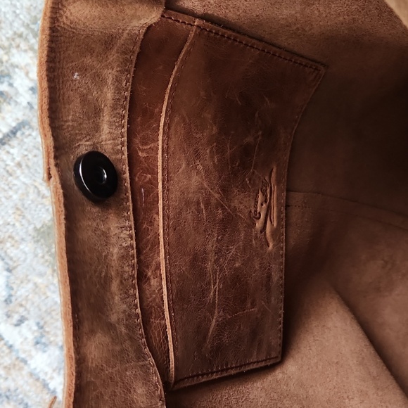 Raven + Lily Leather Shoulder Bag - Picture 5 of 10